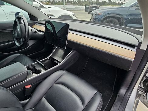 Used 2018 Tesla Model 3 Long Range image 6