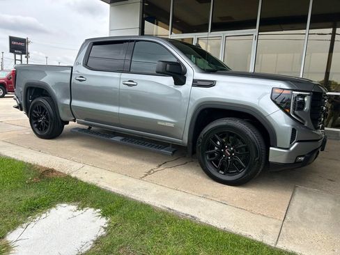 Used 2024 GMC Sierra 1500 Elevation RWD image 2