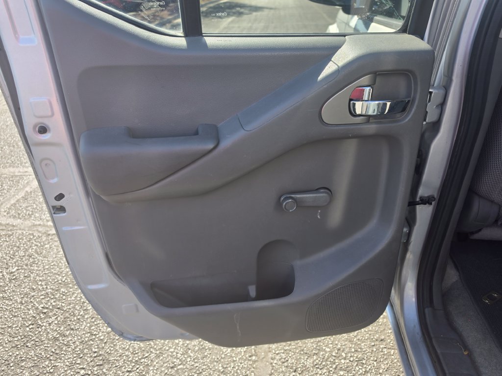 Used 2011 Nissan Frontier S RWD image 11