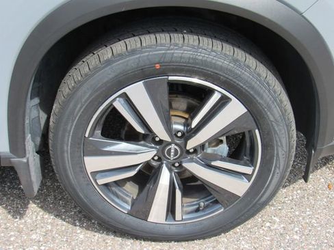 Certified 2023 Nissan Rogue Platinum w/ Platinum Premium Package AWD/4WD image 11