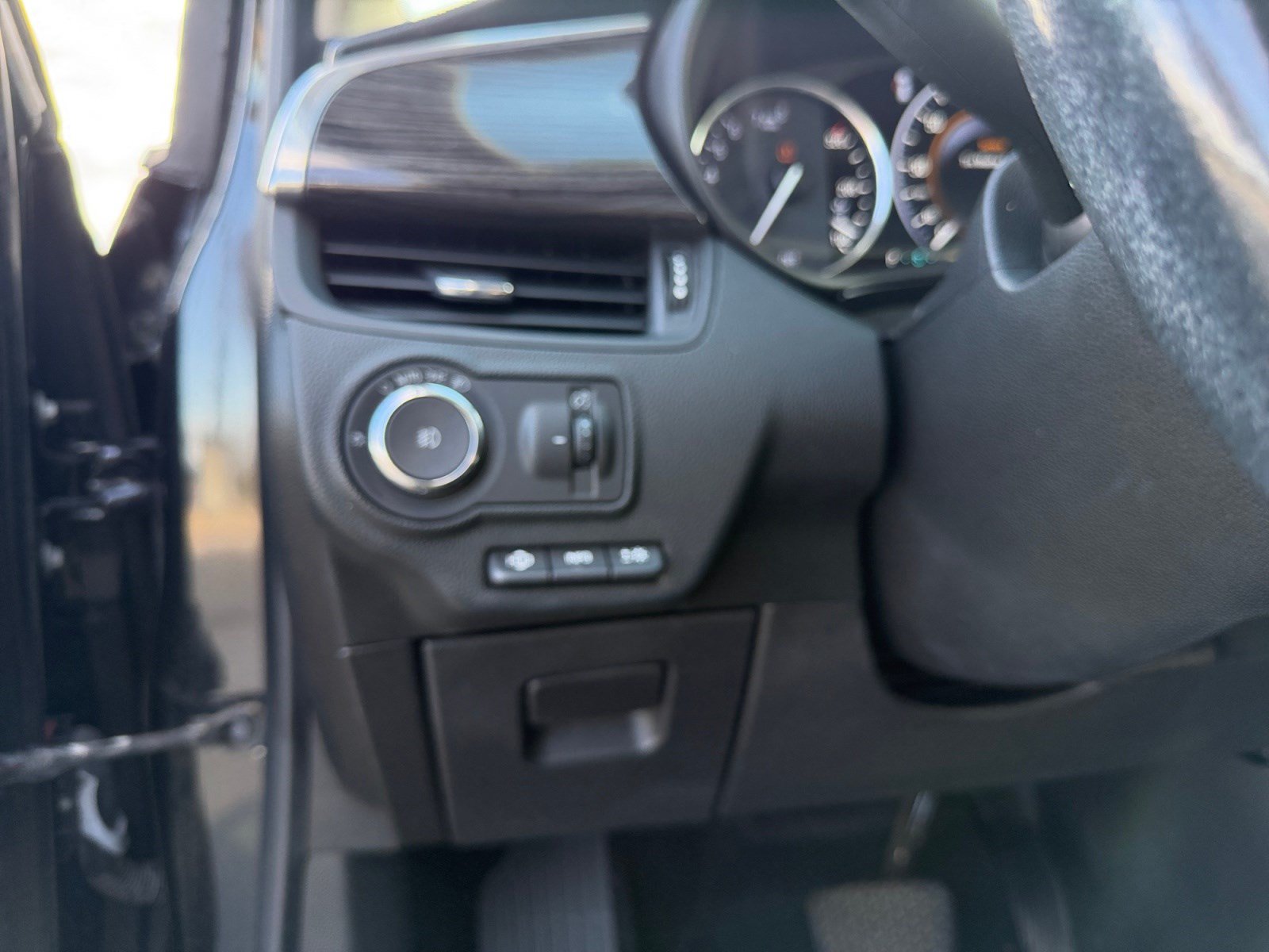 Used 2018 Buick Envision Premium w/ Driver Confidence Package AWD/4WD image 11