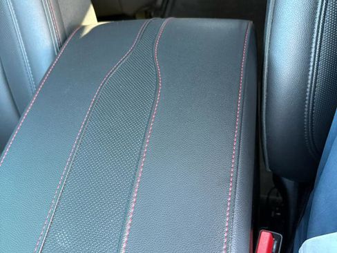 Used 2023 Chevrolet Traverse RS image 33