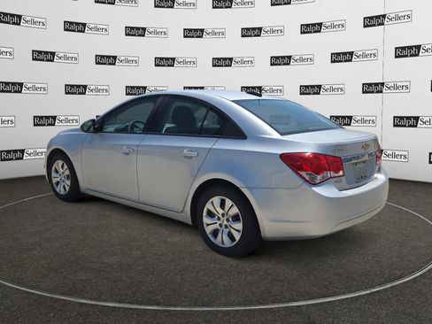 Used 2015 Chevrolet Cruze LS FWD image 4