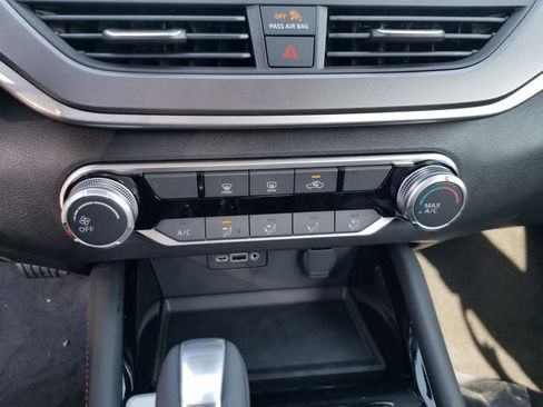 New 2025 Nissan Altima 2.5 SR image 13