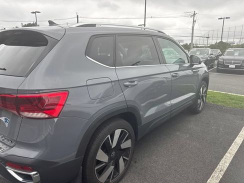 Used 2024 Volkswagen Taos SEL w/ Taos Adventure Package AWD/4WD image 3