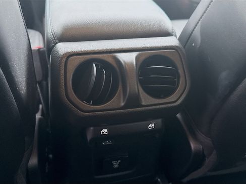 Used 2024 Jeep Wrangler Unlimited Rubicon 4xe image 21