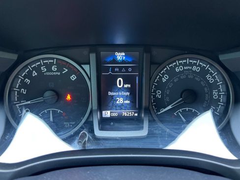 Used 2022 Toyota Tacoma TRD Off-Road w/ Technology Package AWD/4WD image 20
