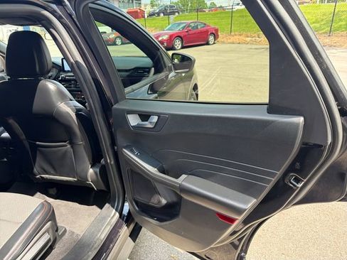 Used 2023 Ford Escape ST-Line FWD image 15