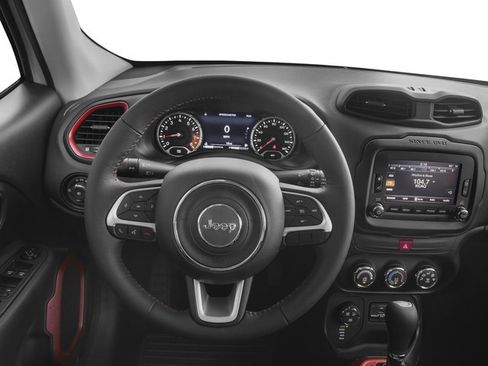 Used 2017 Jeep Renegade Trailhawk w/ Premium Trailhawk Package AWD/4WD image 10