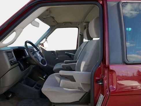 Used 2003 Volkswagen Eurovan MV image 14