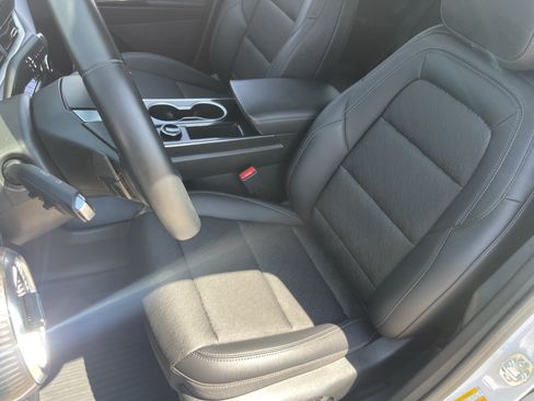 Used 2026 Chevrolet Equinox LT w/ Convenience Package II FWD image 19