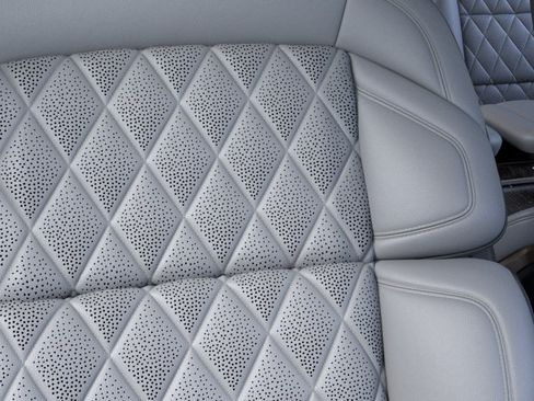 New 2026 Lincoln Navigator L Black Label AWD/4WD image 16