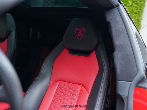 Used 2019 Lamborghini Urus image 41