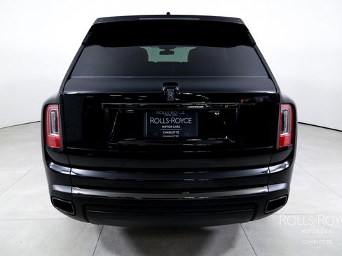 Certified 2023 Rolls-Royce Cullinan Black Badge AWD/4WD image 9