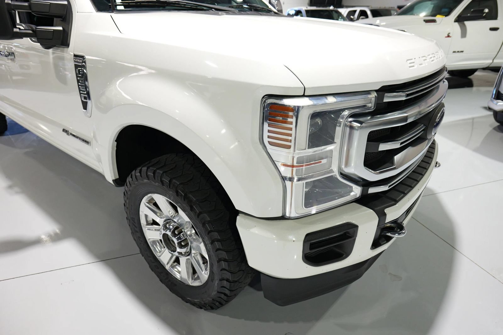 Used 2022 Ford F350 Platinum w/ FX4 Off-Road Package AWD/4WD image 7