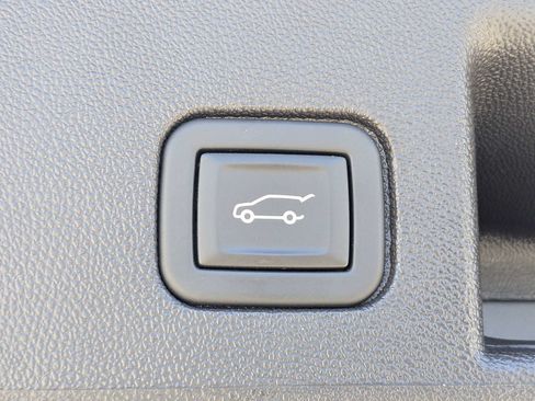 Used 2024 Chevrolet Equinox LT AWD/4WD image 13