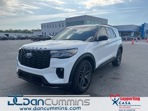 Used 2025 Ford Explorer ST-Line w/ Premium Package image 1