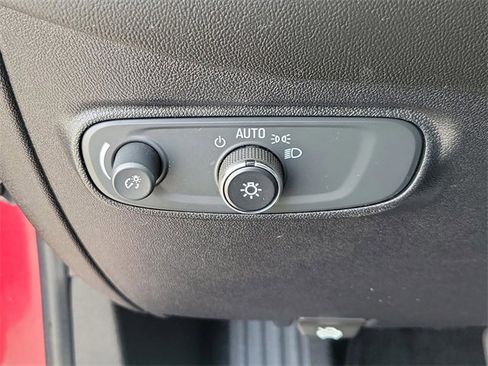 Used 2018 Chevrolet Equinox LT image 22