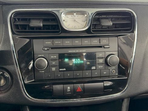Used 2013 Chrysler 200 Touring FWD image 23