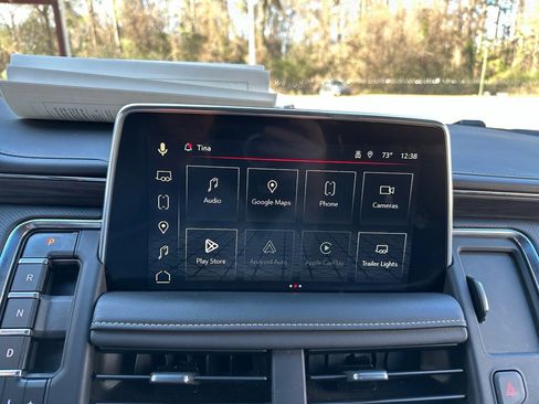 Used 2023 GMC Yukon SLT w/ SLT Premium Package image 13