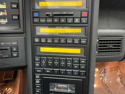 Used 1989 Cadillac Allante image 32