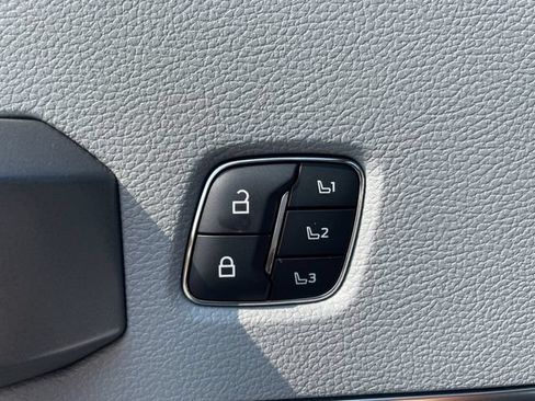 Used 2022 Ford F350 Limited AWD/4WD image 30
