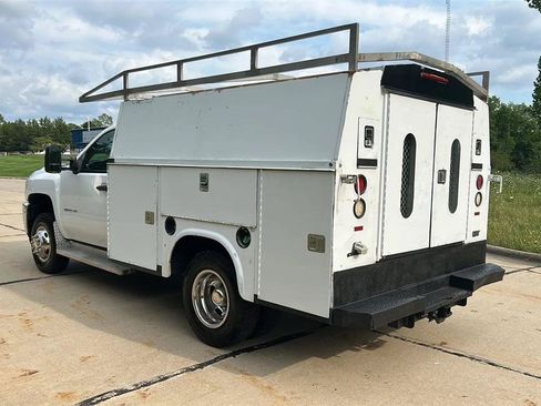 Used 2011 Chevrolet Silverado 3500 W/T RWD image 16