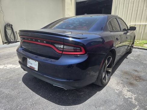Used 2015 Dodge Charger SE w/ Sport Appearance Group RWD image 2