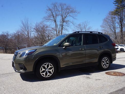 Used 2023 Subaru Forester Premium AWD/4WD image 8