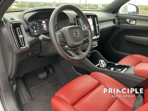 Certified 2021 Volvo XC40 T4 Inscription w/ Climate Package image 24