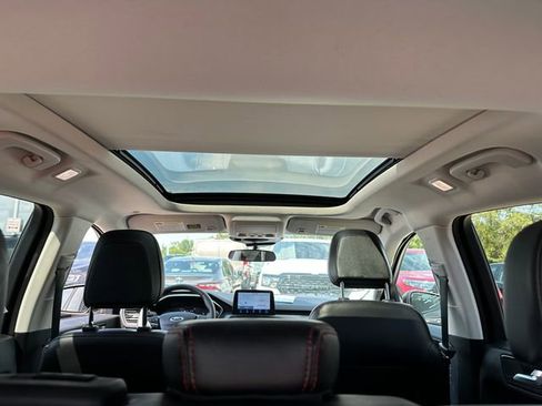 Used 2022 Ford Escape SEL w/ SEL Stealth AWD Package image 10