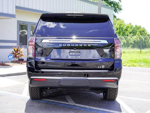 Used 2021 Chevrolet Suburban LT AWD/4WD image 5