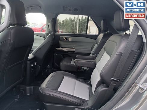 Used 2024 Ford Explorer XLT w/ Equipment Group 202A AWD/4WD image 17