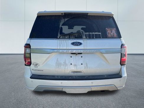 Used 2018 Ford Expedition Platinum AWD/4WD image 3
