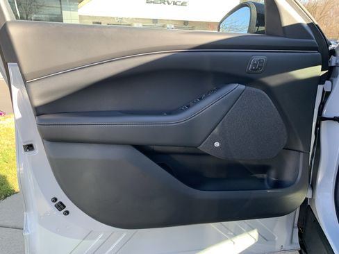 Used 2022 Ford Mustang Mach-E Premium image 14