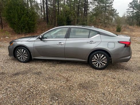Used 2023 Nissan Altima 2.5 SV image 6
