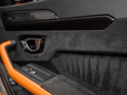 Used 2022 Lamborghini Urus Pearl Capsule image 53