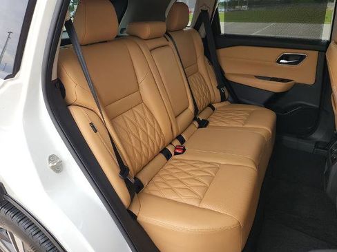 Certified 2023 Nissan Rogue Platinum w/ Platinum Premium Package FWD image 14