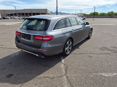 Used 2017 Mercedes-Benz E 400 4MATIC Wagon image 5