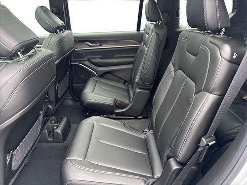 New 2026 Jeep Grand Cherokee L Limited AWD/4WD image 10