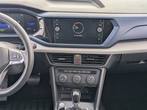 Used 2022 Volkswagen Taos SE w/ IQ.Drive SE Package image 14