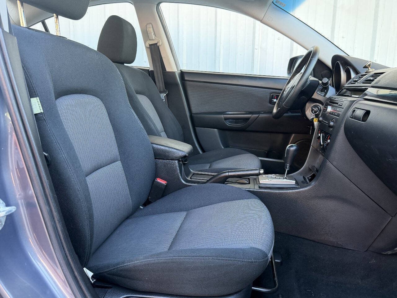 Used 2008 MAZDA MAZDA3 i Touring Value FWD image 17