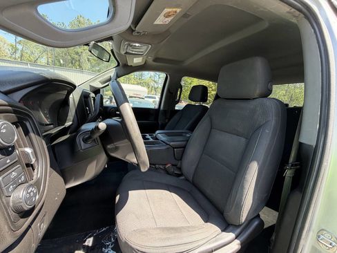 Used 2021 Chevrolet Silverado 2500 Custom w/ Custom Value Package image 13