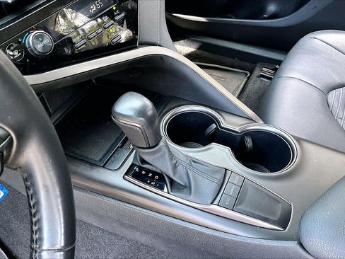 Used 2023 Toyota Camry SE image 15