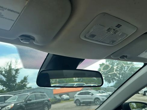 Used 2017 Toyota Corolla SE FWD image 9