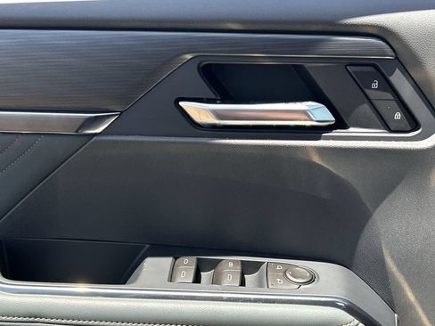 New 2026 GMC Acadia AT4 w/ Luxury Package AWD/4WD image 23