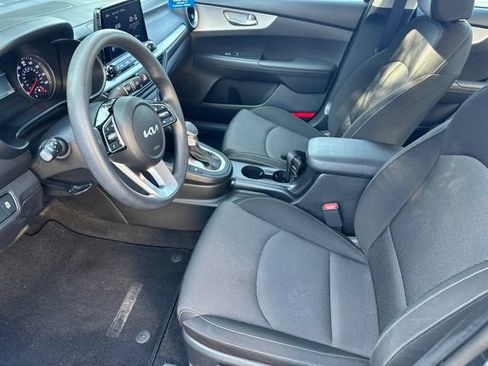 Used 2023 Kia Forte LXS FWD image 5