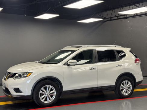Used 2016 Nissan Rogue SV w/ SV Premium Package AWD/4WD image 1