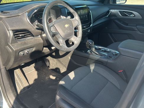 Used 2023 Chevrolet Traverse LT FWD image 11