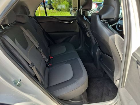 Used 2025 Kia Niro LX FWD image 29